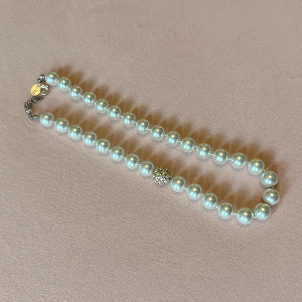 White House Black Market Faux Pearl Necklace